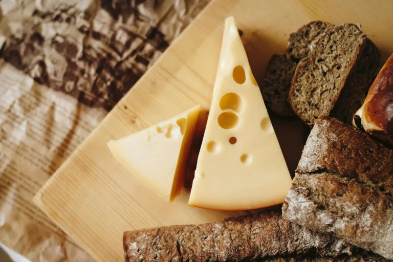 Themed Food Tours: From Chocolate to Cheese